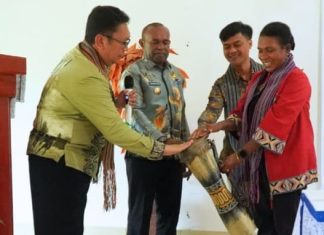 Bupati Sarmi Hadiri Bimtek Mitigasi Risiko Pengadaan Barang dan Jasa bagi Pengusaha OAP Wilayah Adat Tabi